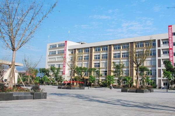 貴陽市白云區(qū)職業(yè)技術(shù)學(xué)校怎么樣