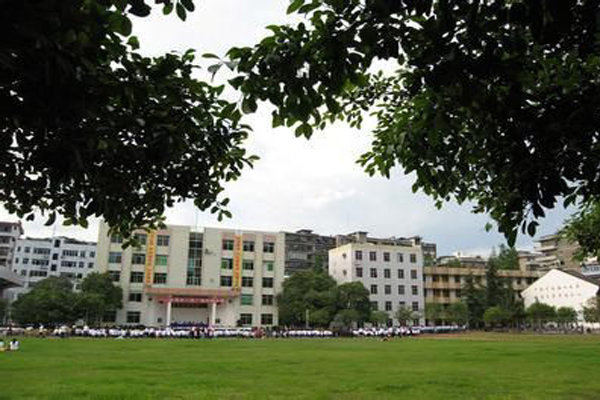 巴中職業學院