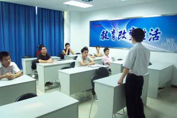 四川學計算機的職業(yè)學校