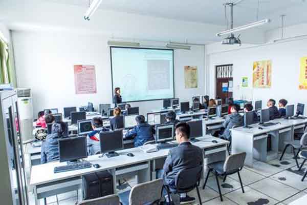 職校專業