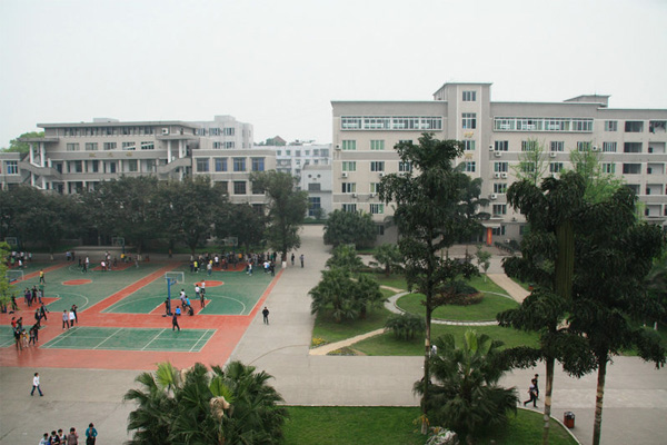 瀘州職高學校招生