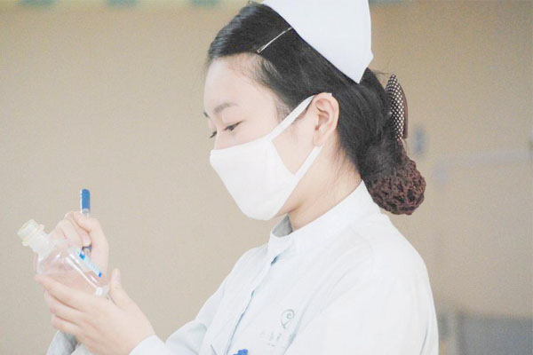 成都成醫附院護士