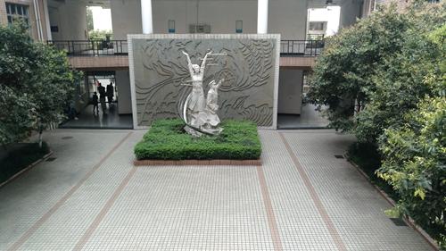 成都成醫一附院護士學校一角